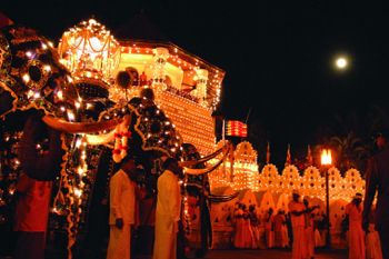 kandy-esala-perahera